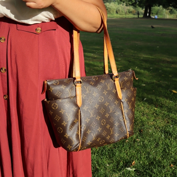 ☆SOLD☆ Louis Vuitton Monogram Totally PM Handbag - Picture 12 of 14